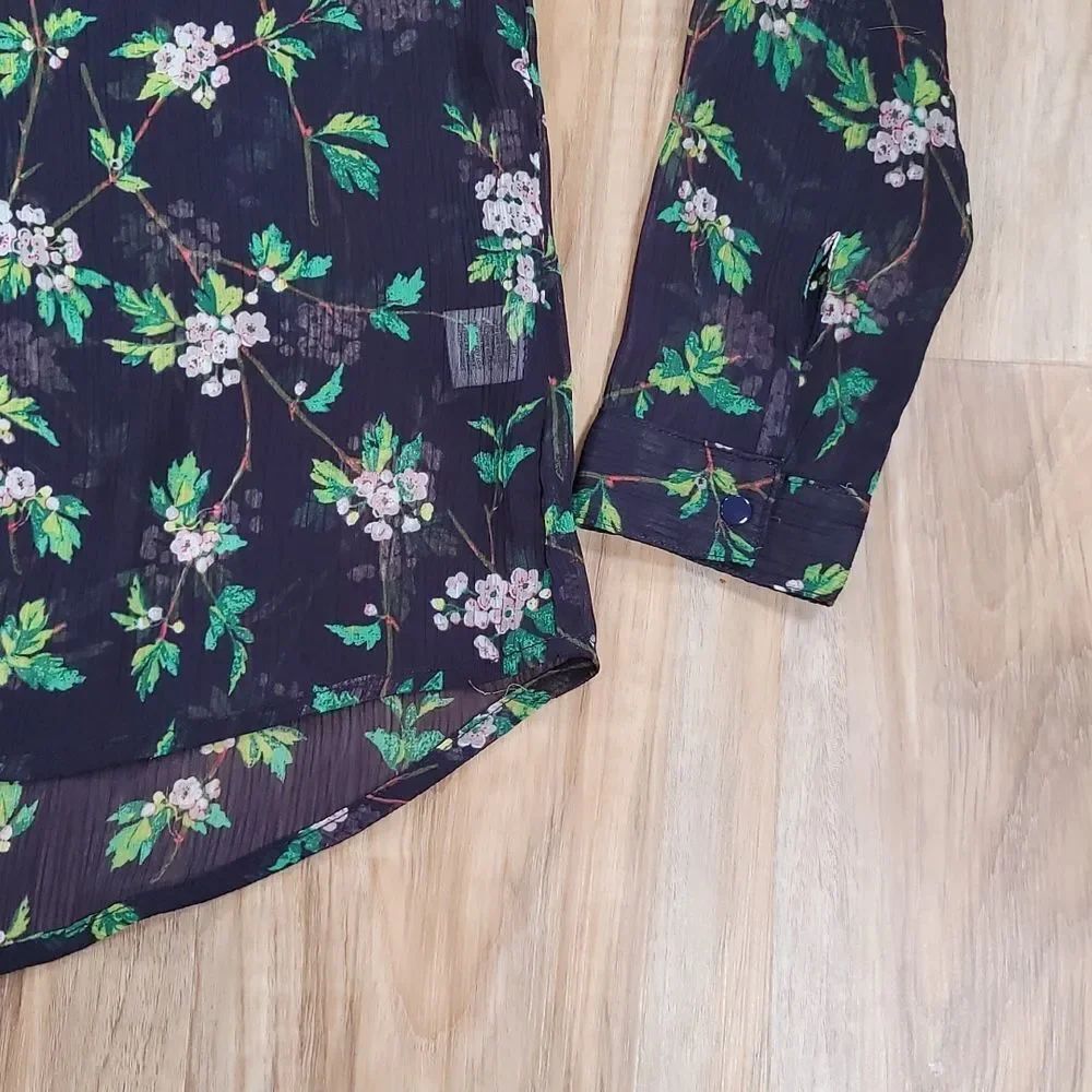🔸️Liz Claiborne Black Floral Print Semi Sheer Top Small - Picture 6 of 11